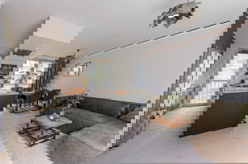 Photo 2 - Modern Apartment With Large Terrace