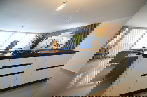 Photo 14 - Amazing Penthouse Apartment With Rooftop Pool&bar