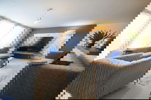 Photo 17 - Amazing Penthouse Apartment With Rooftop Pool&bar