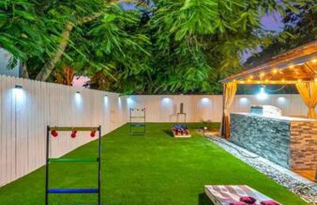 Family Fun Backyard Oasis Hot Tub Games BBQ - Foto 6
