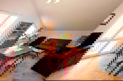 Foto 16 - Spacious Home Surrounded by Nature