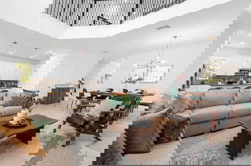 Foto 2 - Upstay - Modern Luxury Home w Pool Spa Resort