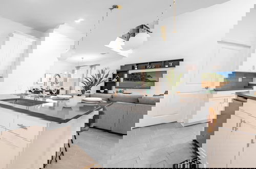 Foto 15 - Upstay - Modern Luxury Home w Pool Spa Resort