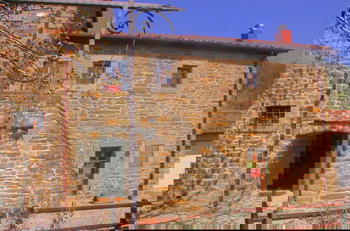 Foto 12 - Spacious Cottage in Cortona With Swimming Pool