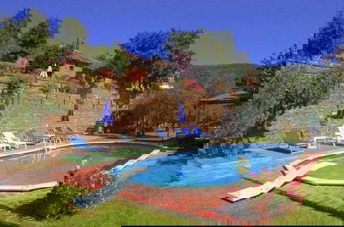 Foto 9 - Spacious Cottage in Cortona With Swimming Pool