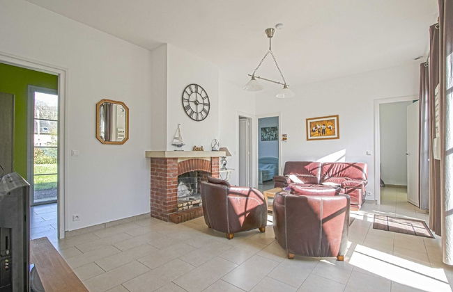 Spacious Holiday Home in Aure sur Mer With Garden - Foto 32