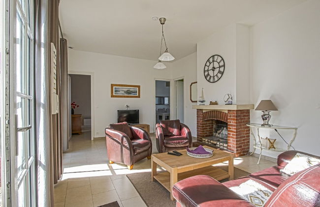 Spacious Holiday Home in Aure sur Mer With Garden - Foto 31
