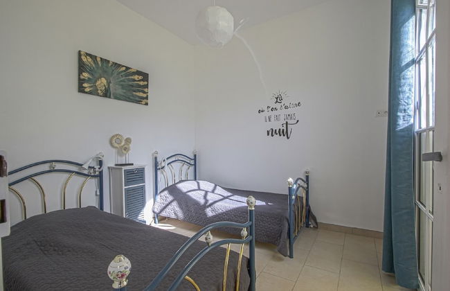 Spacious Holiday Home in Aure sur Mer With Garden - Foto 12