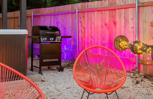 Hot Tub Time Machine Clubhouse DT 6 Min Drive - Foto 19