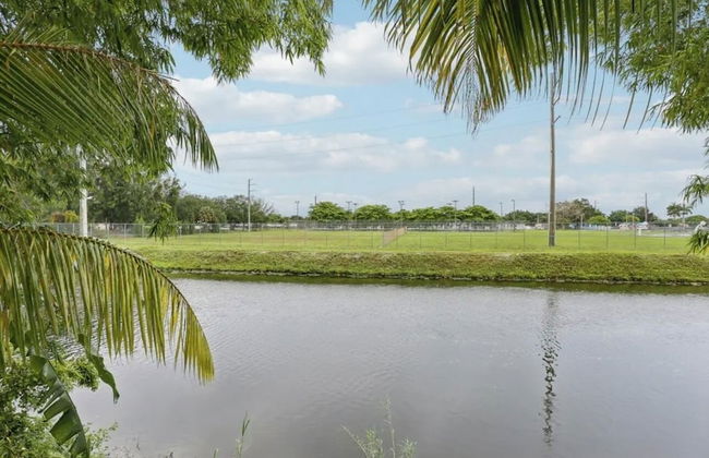 Tropical Miami Oasis - Photo 30