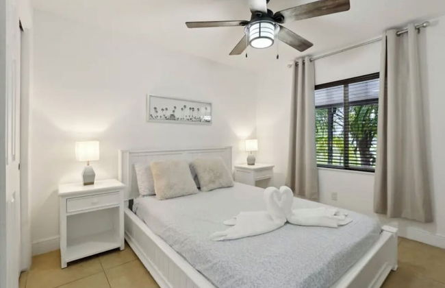 Tropical Miami Oasis - Photo 3