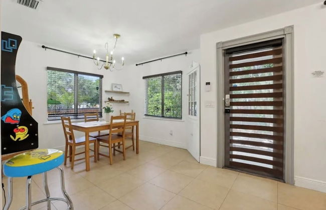 Tropical Miami Oasis - Photo 10