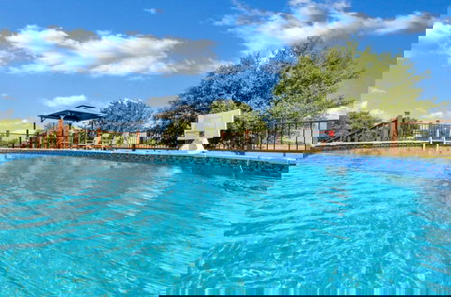 Photo 3 - New Epic House-pool-theatre-hot Tub-game Room