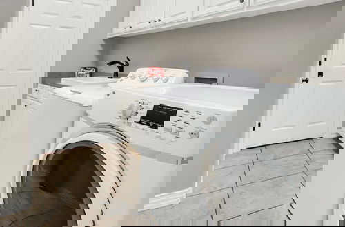 Photo 25 - New Epic House-pool-theatre-hot Tub-game Room