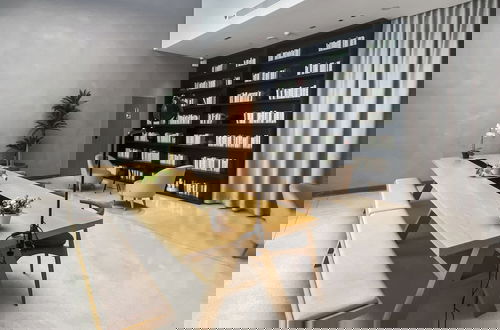 Foto 3 - Waves - Chic High-Floor Studio Retreat with Canal Views