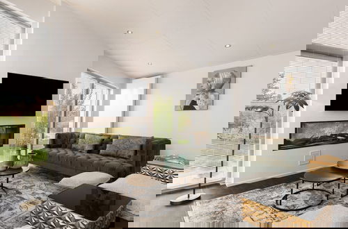 Photo 5 - Beautiful Chalet With a Modern Design