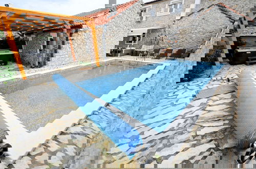 Foto 35 - Home With Swimming Pool & Outdoor Kitchen