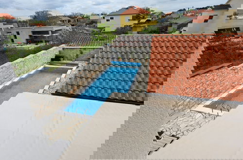 Foto 33 - Home With Swimming Pool & Outdoor Kitchen