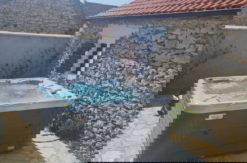 Foto 43 - Home With Swimming Pool & Outdoor Kitchen