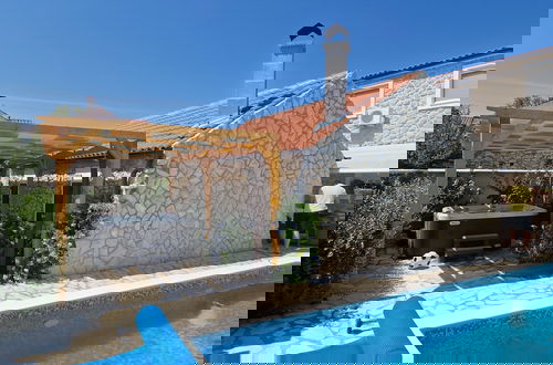 Foto 37 - Home With Swimming Pool & Outdoor Kitchen