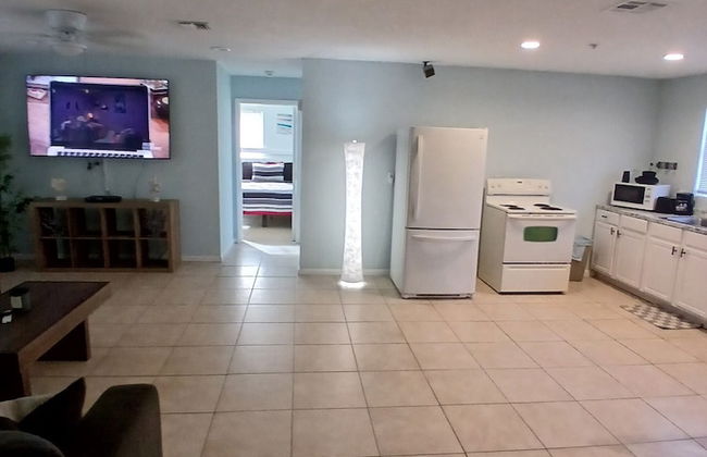 4BR 2BA Near Beach Perfect For Familes - Photo 22