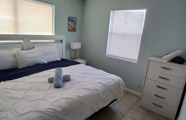 4BR 2BA Near Beach Perfect For Familes - Photo 12