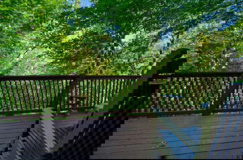 Foto 30 - Cabin in Nature w/ Hot Tub & Games!
