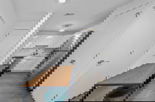 Foto 12 - Crescent Furnished Apartments v2