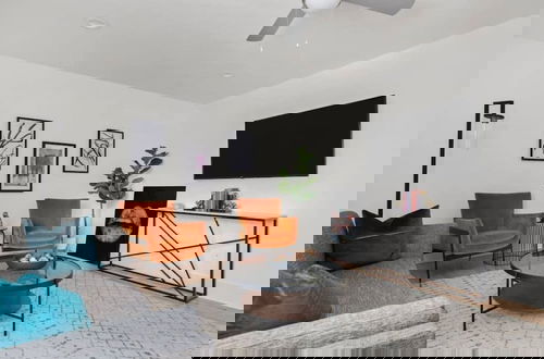Foto 20 - Crescent Furnished Apartments v2