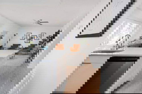 Foto 18 - Crescent Furnished Apartments v2