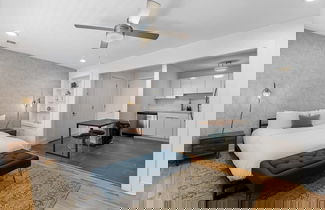 Foto 3 - Crescent Furnished Apartments v2