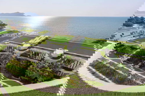 Foto 43 - Ocean Beachfront Smart Unit