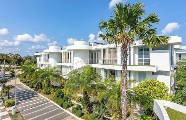 Ocean Beachfront Smart Unit - Photo 25