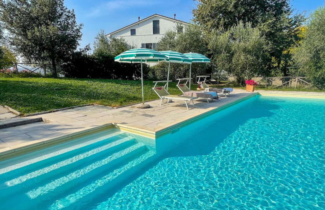 Belvilla by Oyo Amazing Apartment With Garden - Foto 15