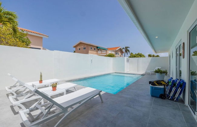 Boca Catalina 4 4 Private Pool Incredible Location - Photo 1