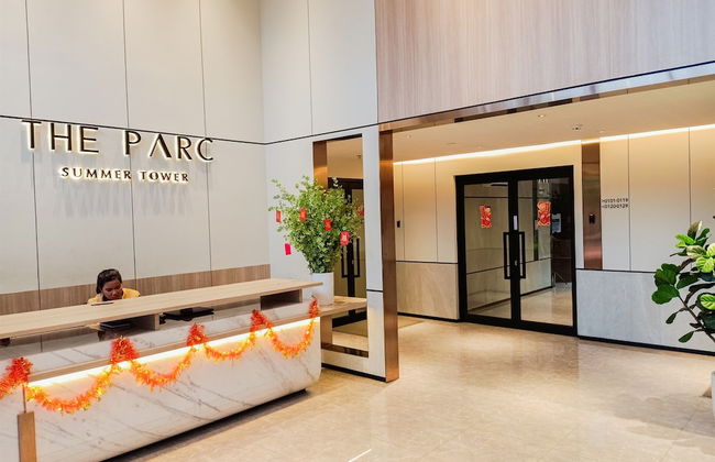 Best Deal And Comfortable 2Br The Parc South City Apartment - Photo 2