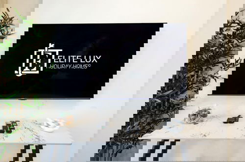 Foto 6 - Elite LUX Holiday Homes - Modern Marvel Sleek Studio in Azizi Riviera