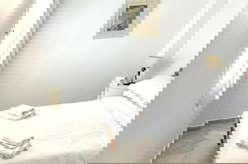 Foto 7 - Beach Apartment - Sleeps 6, Pool & Private Terrace