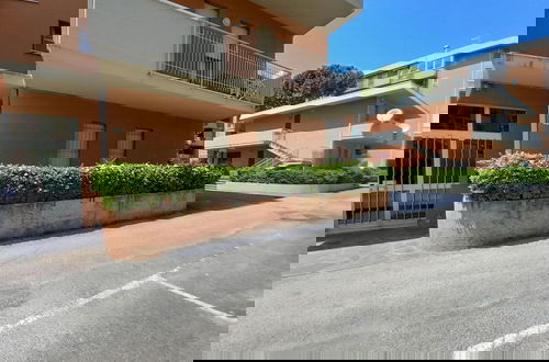 Foto 28 - Attractive Apartment With Private Garden