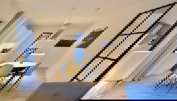 Foto 1 - Fantastic Apartment w French Balcony