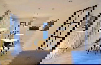 Foto 1 - Fantastic Apartment w French Balcony