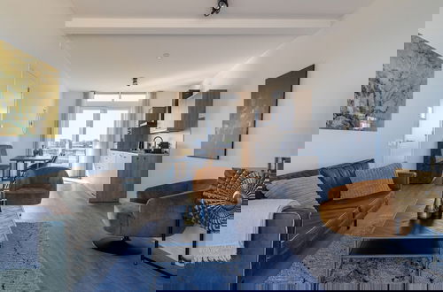 Foto 10 - Luxury Apartment With Water Views