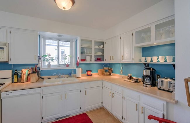 Pet Friendly 1900 Classic 3 Bedroom Value - Foto 13