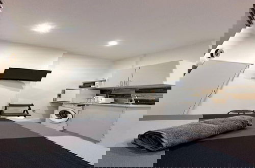 Photo 3 - Studio Flat in Ealing Broadway