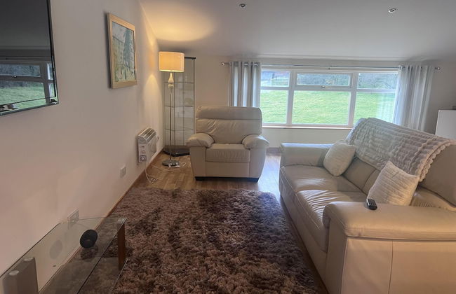 Captivating 2 Bed Apartment in Newhouse - Foto 4