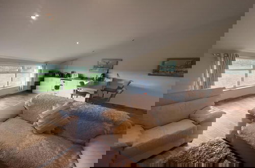Foto 3 - Captivating 2 Bed Apartment in Newhouse