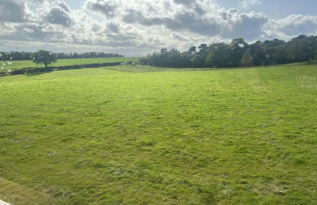 Captivating 2 Bed Apartment in Newhouse - Foto 10