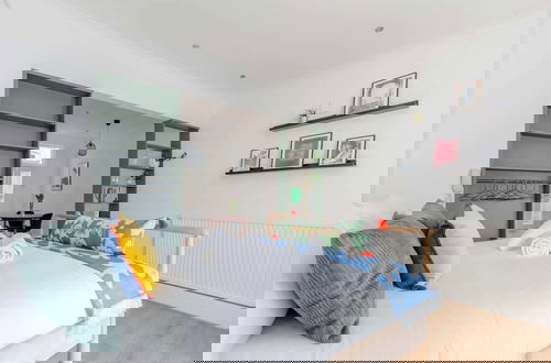 Photo 9 - Central & Charmingly Curated 1BD Wifi Fulham