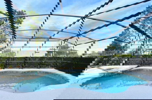 Foto 19 - Relaxing 7 Bed Pool Home With Game Room-4204od 7 Bedroom Home by RedAwning