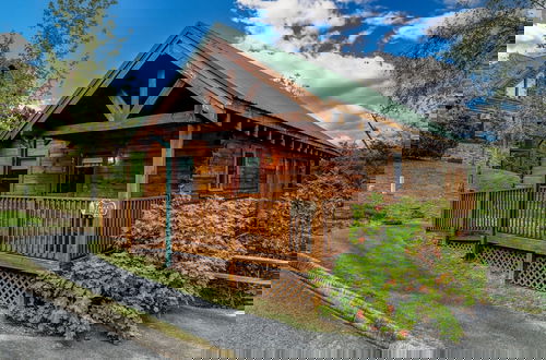Foto 34 - Ern812 - Eagles Perch 2 Bedroom Cabin by RedAwning